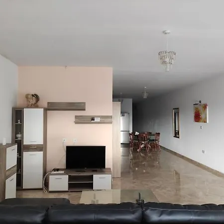 Serene In Haz-zebbug Apartment